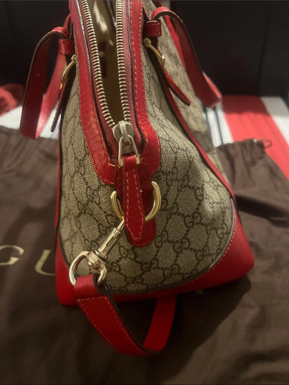 Gucci Beige GG Canvas Shoulder Bag with Red Leather Trim Dome satchel - Picture 2 of 16